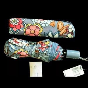 NWT Vera Bradley Umbrella TROPICAL EVENING, AUTOMATIC OPEN AND CLOSE, NEW